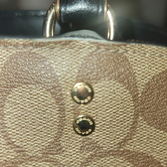 Vintage Coach Lillie Signature Carryall In Signatue Canvas Gold Tone Hardware - Picture 5 of 16